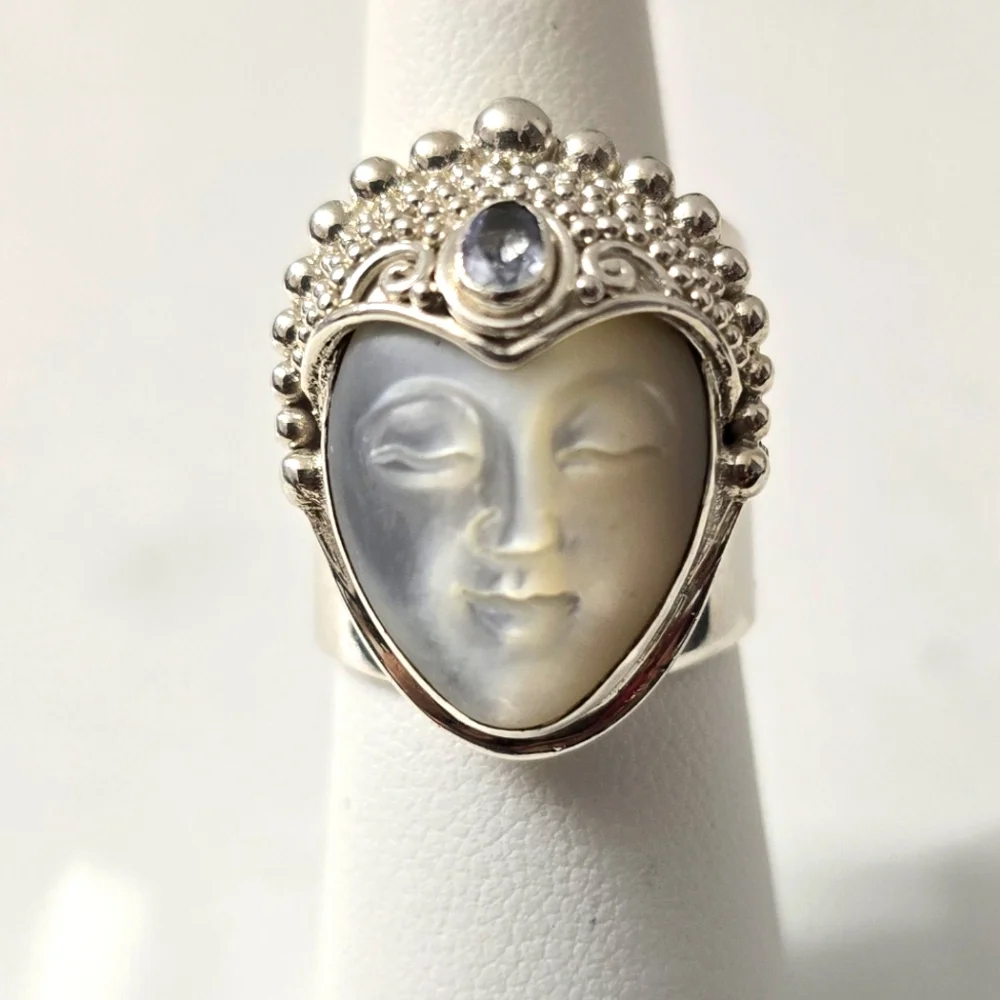 Sajen Sterling Silver 925 MOP Moon Face Ring